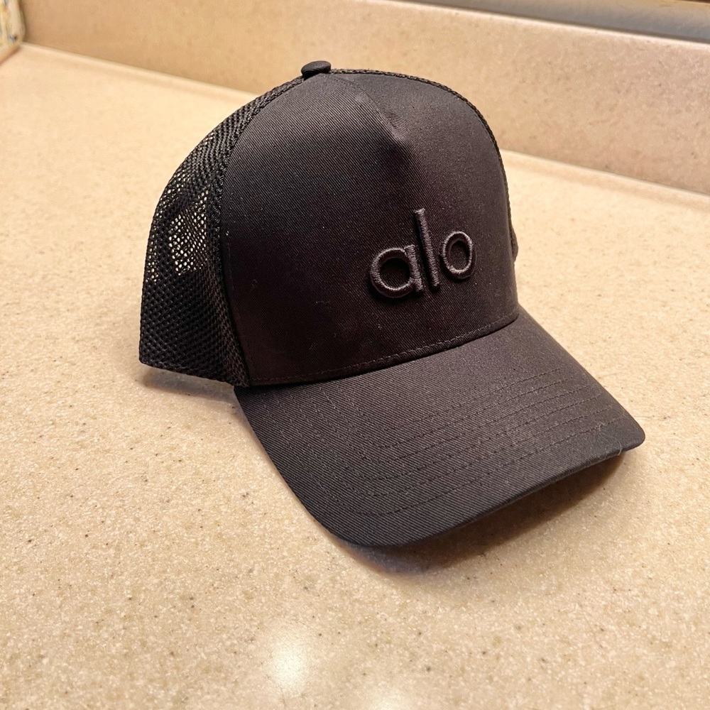 ALO black cap